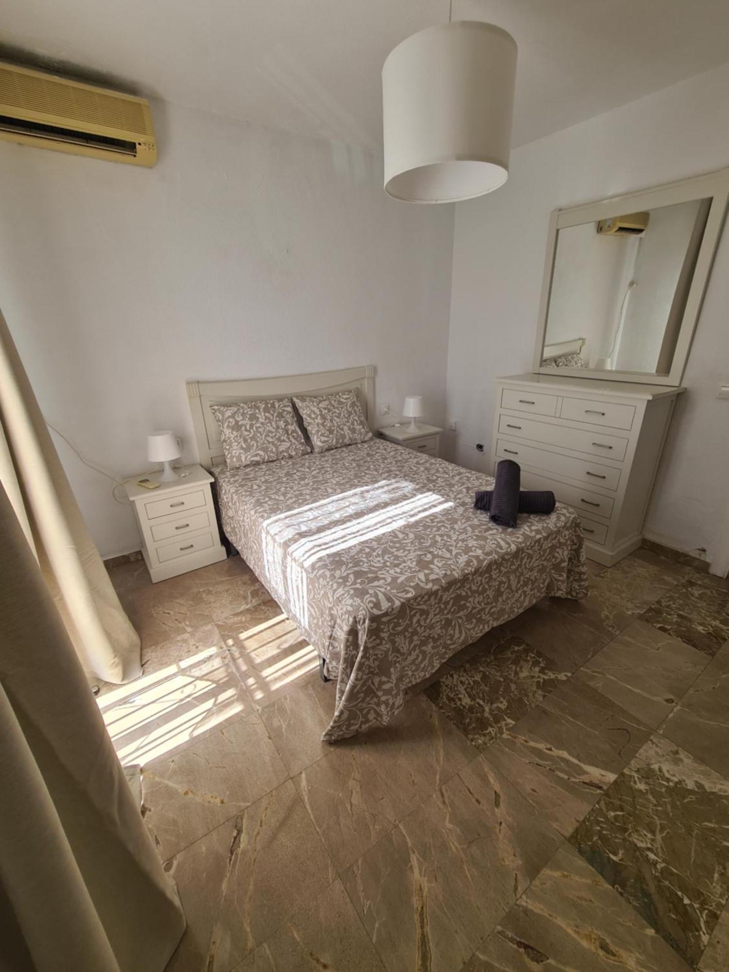 Вилла Benyamina House Торремолинос Номер фото