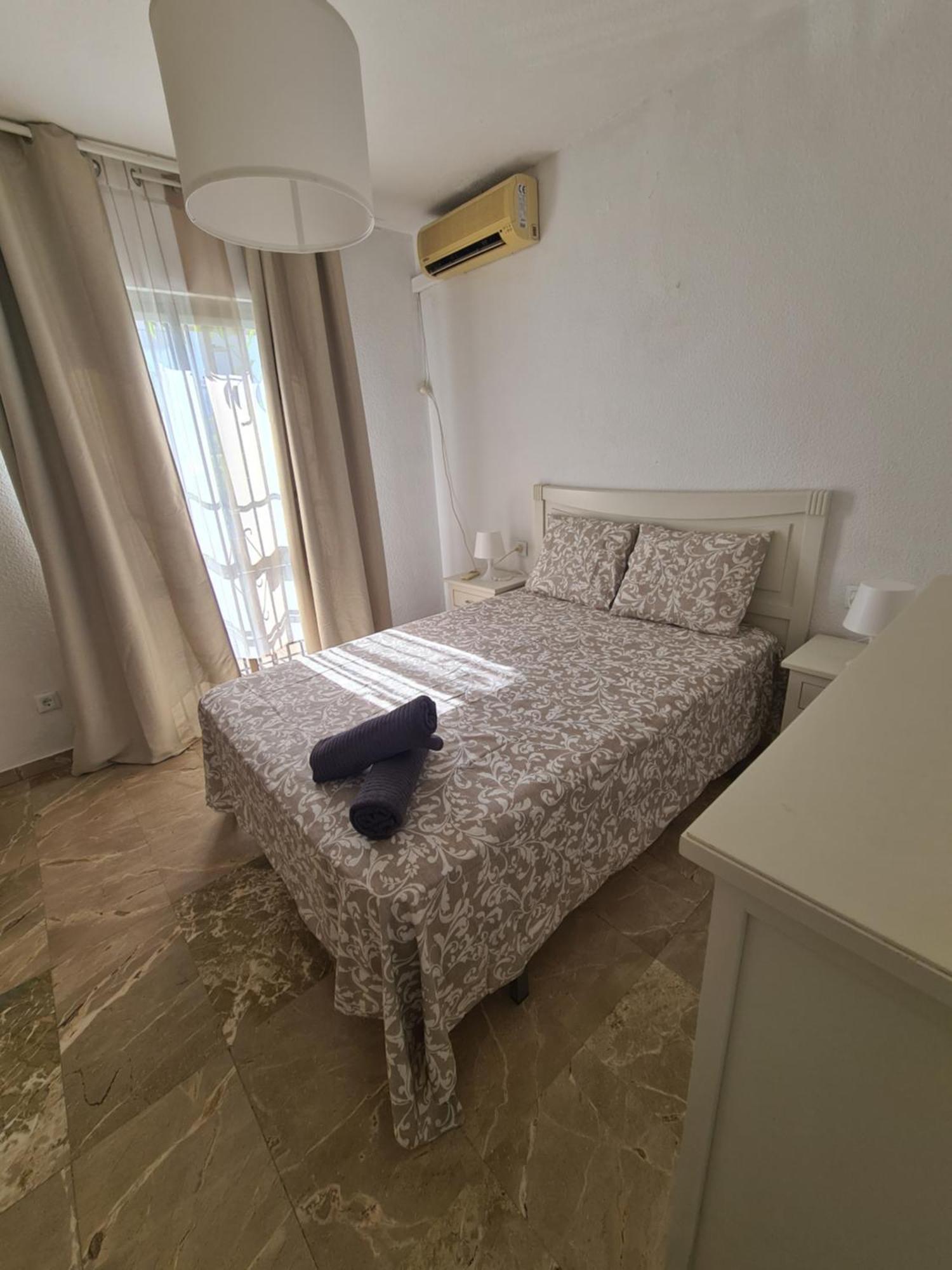 Вилла Benyamina House Торремолинос Номер фото